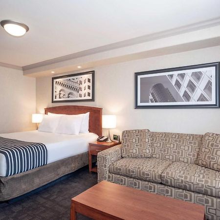 Sandman Hotel & Suites Winnipeg Airport Buitenkant foto